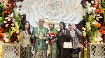 SAH! Rini Anggraeni dan Azhar Dzulfiqar Menikah di Maison Grande Bandung, Ini Pesan Haru Orang Tua